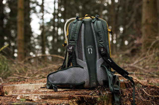 Deuter Flyt 14 back pack review - Cycling News | off-road.cc